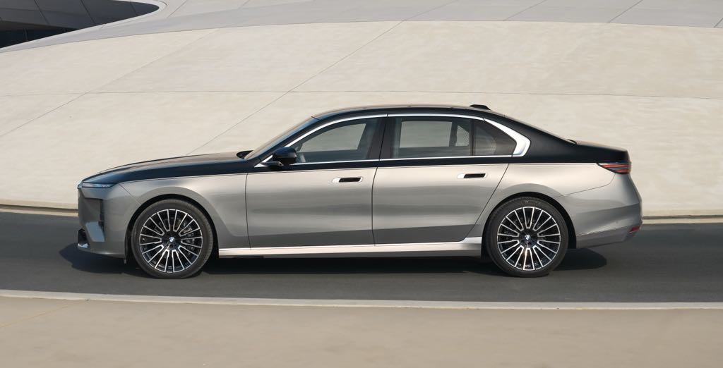 2026 BMW 7 Series Facelift Side