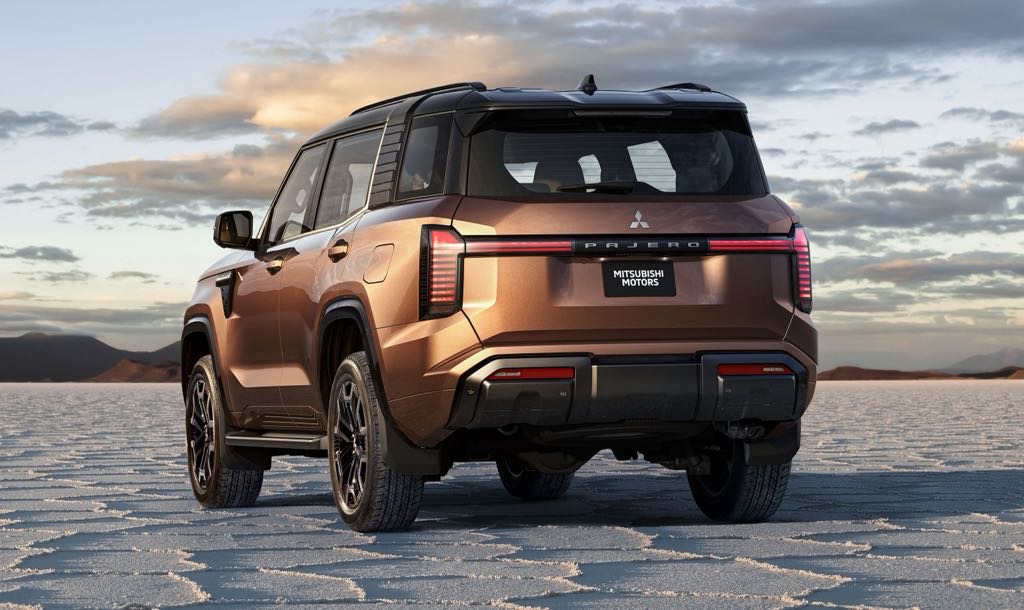 2027 Mitsubishi Pajero Rear