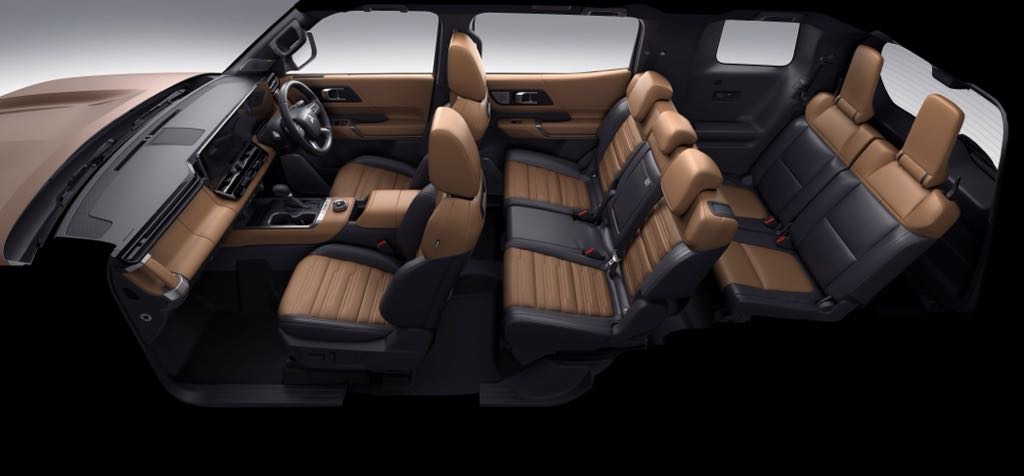 2027 Mitsubishi Pajero Seats