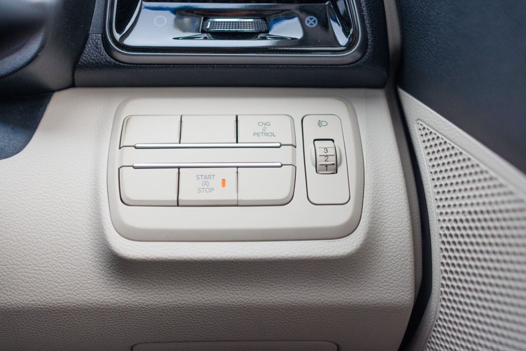 Mahindra XUV 3XO ZNG CNG