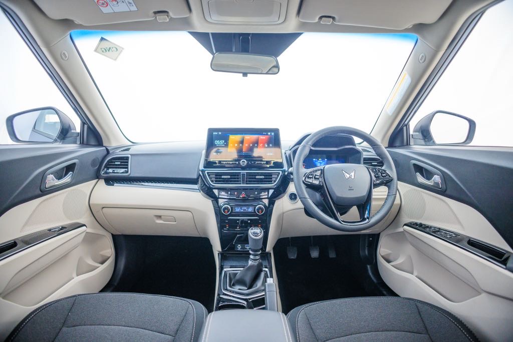 Mahindra XUV 3XO ZNG Interior