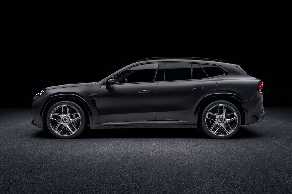 Mercedes-AMG GT SUV Side