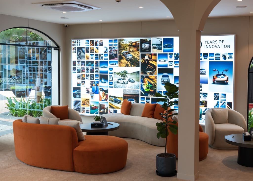 Mercedes-Benz Studio Interior
